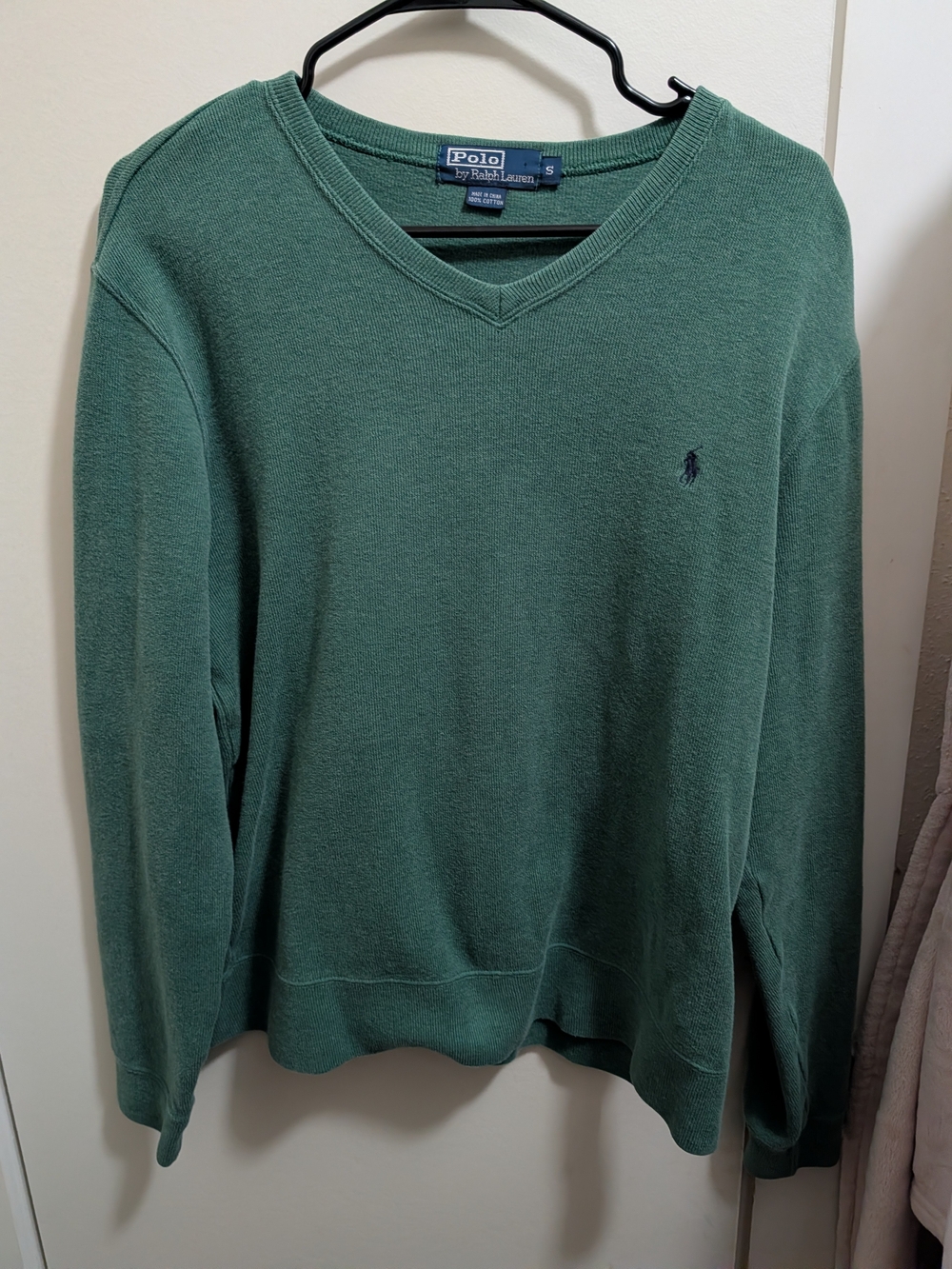 Ralph Lauren V-Neck Sweater in Green with Embroidered Pony